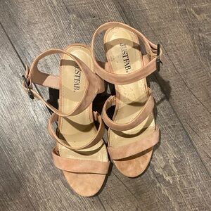 Women’s strappy sandals. Blush-nude. Good condition!